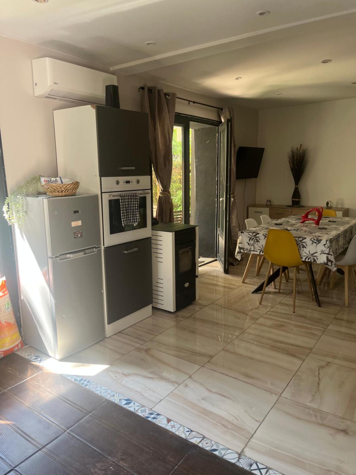 Apartment Duplex Climatise Avec Terrasse Sur Jardin